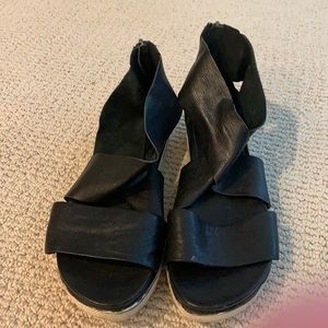 Size 7.5 Eileen Fischer sandals